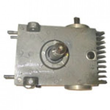 Коробка передач в сборе правая, QUM78B-10-07 -0